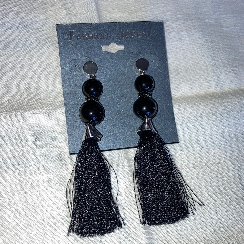 NWOT FASHION ACCENT ST blkbeads & tassels, appx 3 3/4” long x 1”. $25